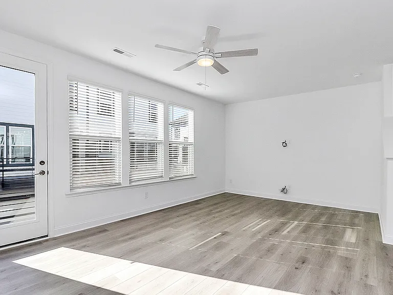 707 Hoke Ln — Photo 7