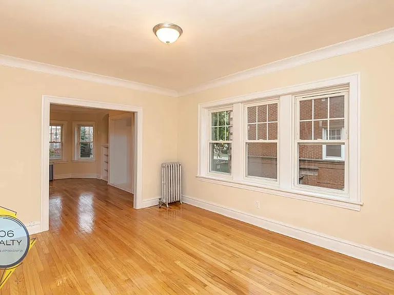Beautiful Berwyn Apartments on Kenilworth! — Photo 7