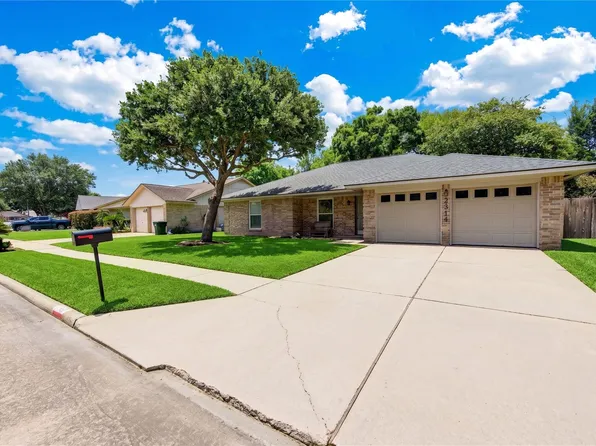 2314 Goodrich St, Pearland, TX 77581
