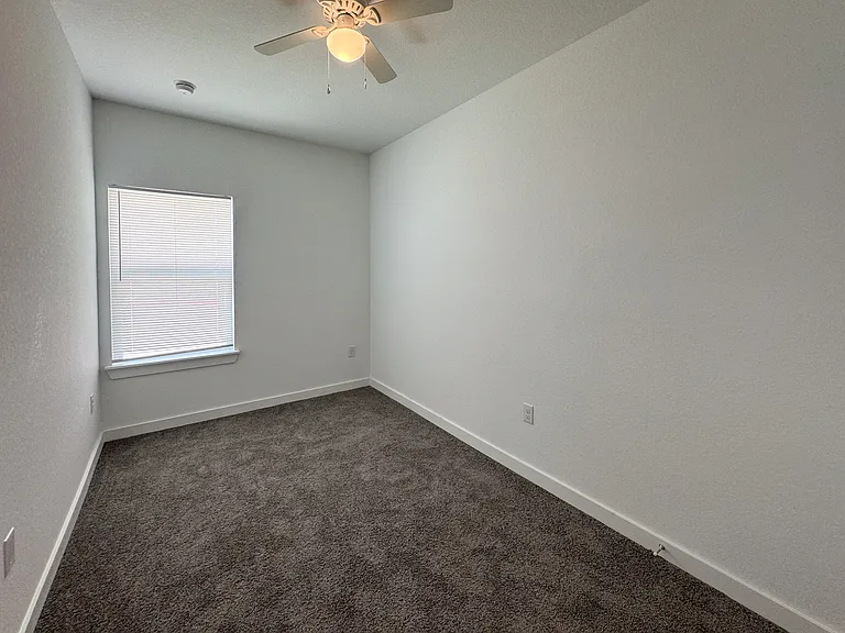 1503 E Southcross Blvd #102 — Photo 10