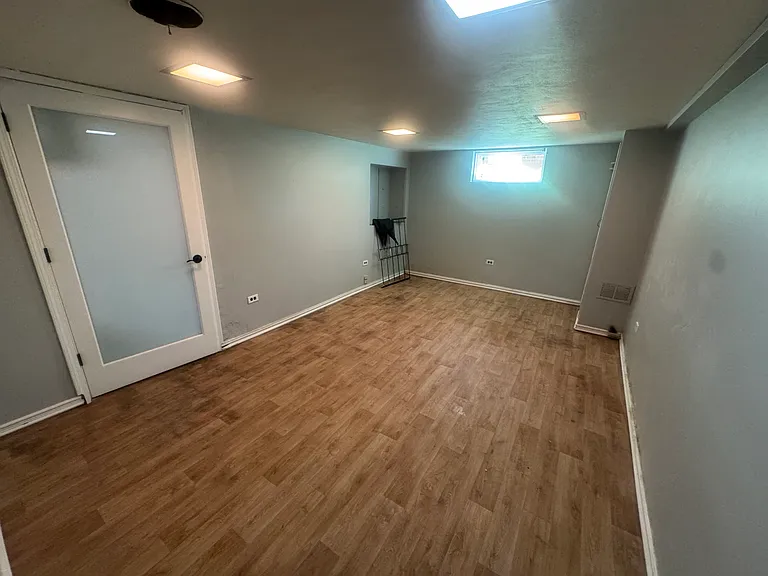 14123 S Wabash Ave — Photo 12
