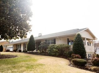 4105 Navaho Dr, Johnson City, TN 37604
