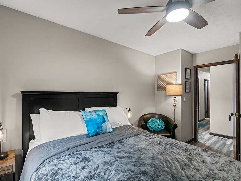 5008 NW Radial Hwy #2 — Photo 38