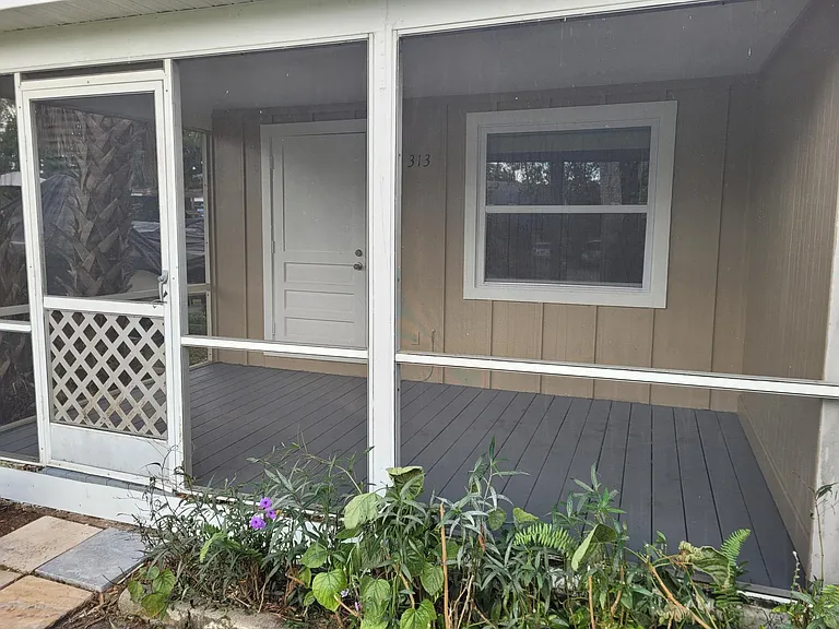 313 Benson St — Photo 3