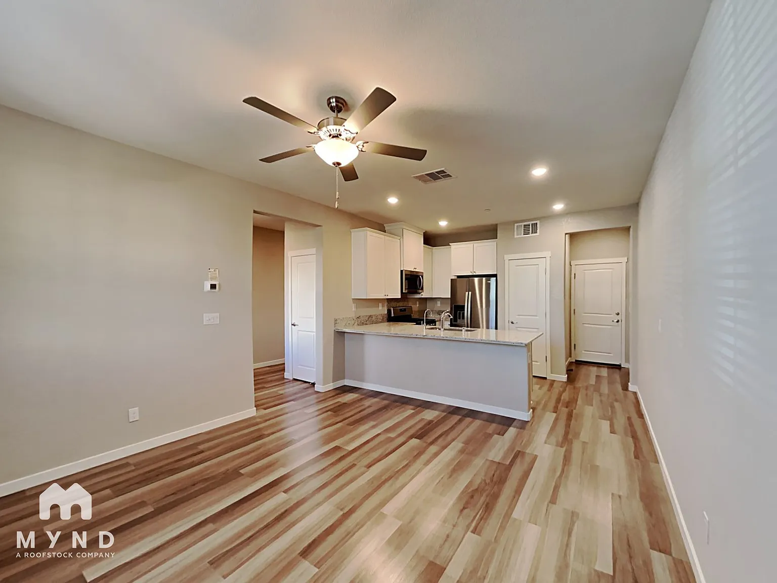 3 bed, 2.5 bath, 1339 sqft, $2,675 — Photo 3