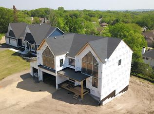 11168 Johnson Rdg, Eden Prairie, MN 55347
