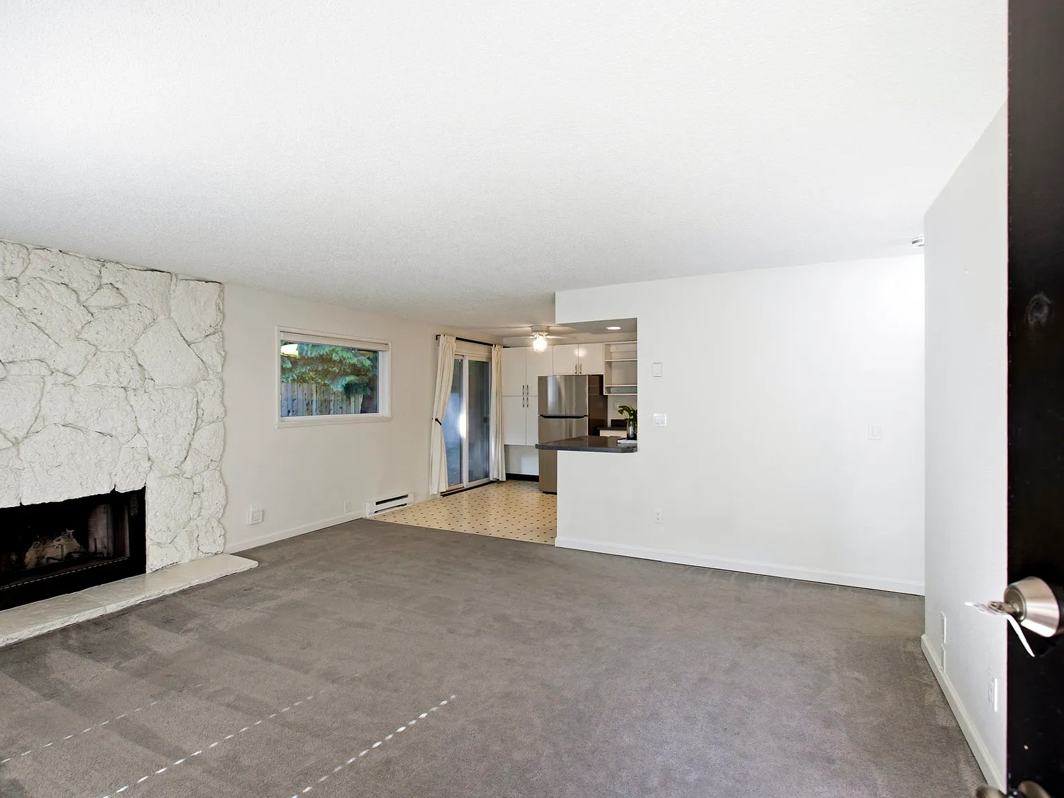 2 bed, 814 sqft, $2,000 — Photo 3