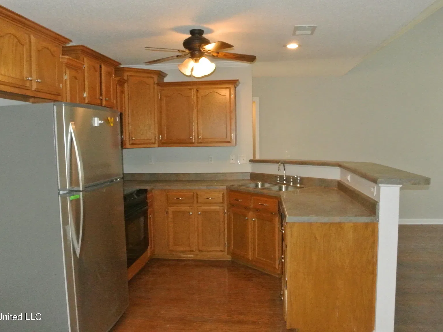 3 bed, 2.0 bath, 1395 sqft, $1,850 — Photo 4