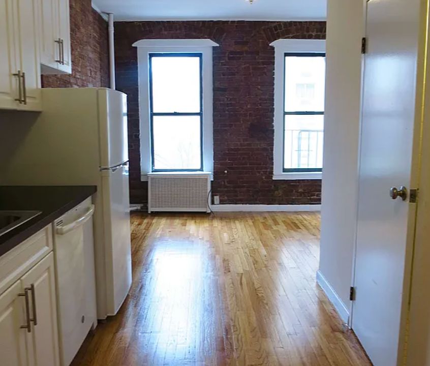 1st image of 1604 1st Ave APT 4C