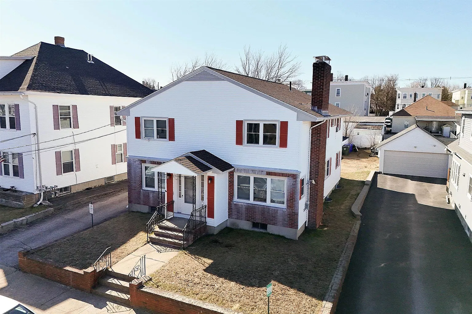 3 bed, 1350 sqft, $2,700 — Photo 1