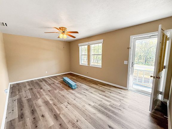 4th image of 408 Ozark Rd
