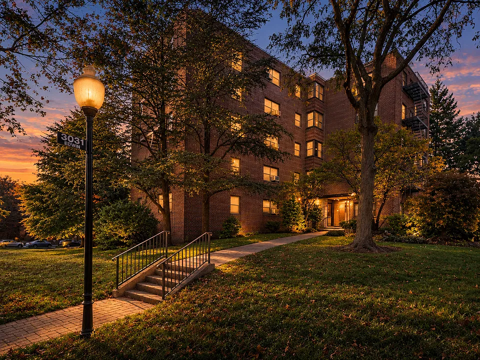 3031 Edwin Ave #1C