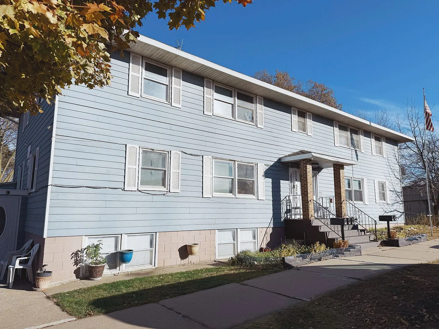 525 St Andrew St — Photo 1