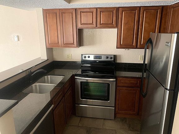 4th image of 11530 N May Ave APT 202D