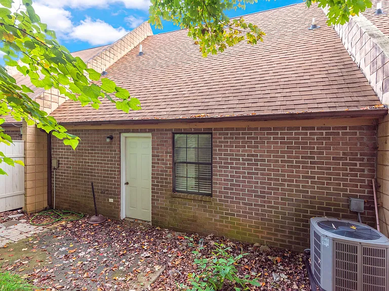 4439 Townhouse Way — Photo 17