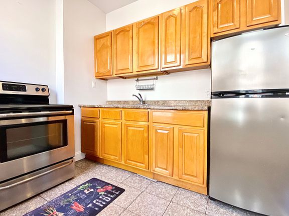 4th image of 230 W 123rd St #41C