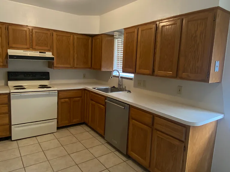 5704 N Roff Ave — Photo 6