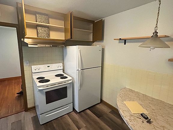 3rd image of 764 S Drury Ln