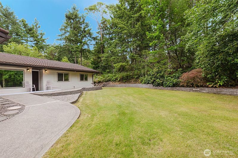 4th image of 4601 SW Lake Flora Road