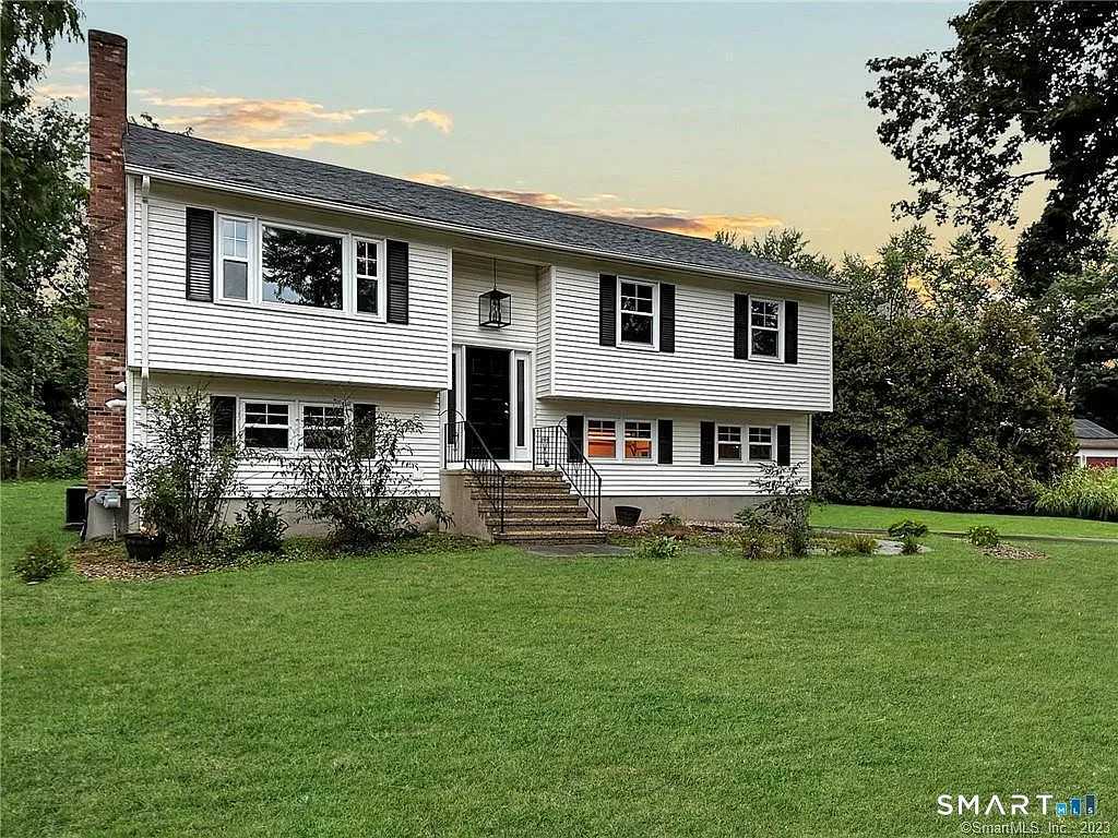 3 bed, 2.0 bath, 1660 sqft, $3,800 — Photo 1