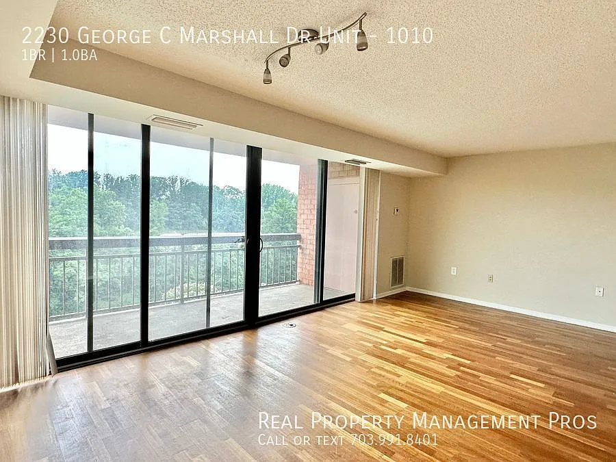 Sun-filled Condo with Skyline Views! — Photo 4