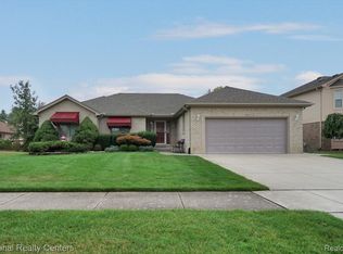 45866 Glen Ct, Macomb, MI 48044