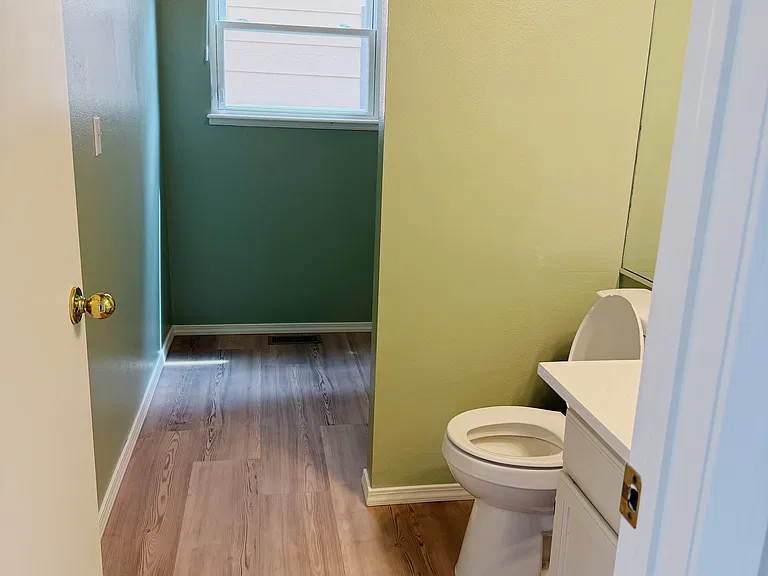 8061 Scarborough Dr — Photo 29