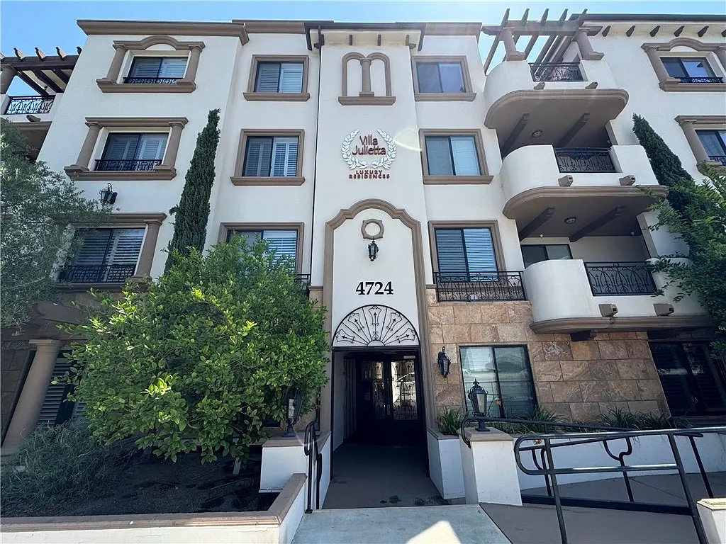 2 bed, 1100 sqft, $3,650 — Photo 1