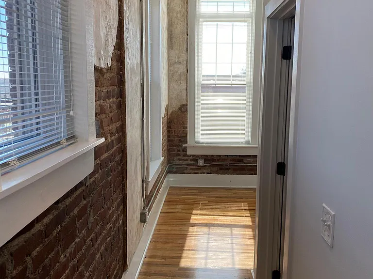 1100 Church St — Photo 39