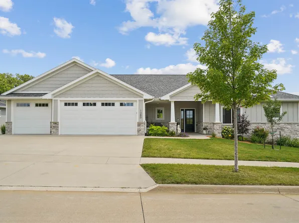 1380 Cedar Trail Dr, Dubuque, IA 52003