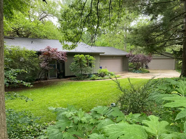 1167 Laura Dr, Monticello, IL 61856
