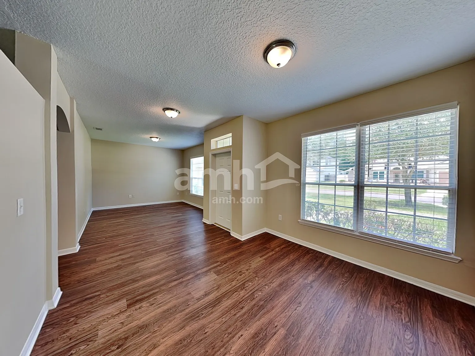 4 bed, 3.0 bath, 2520 sqft, $2,445 — Photo 4