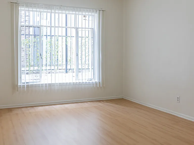 Gayley Manor Apartments — Photo 47