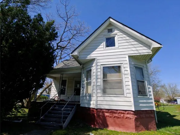 511 W Adams St, Paris, IL 61944