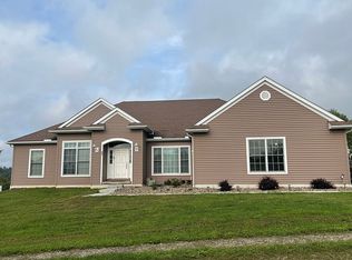 440 Baker Ln, Sistersville, WV 26175