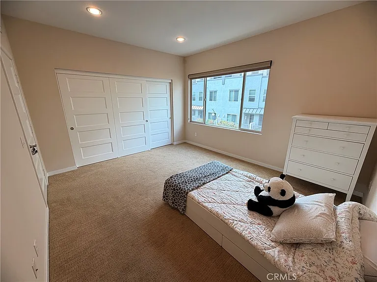 1508 W Artesia Sq #B — Photo 8