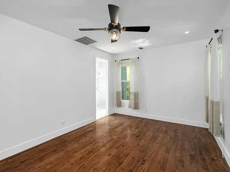 307 W Annie St — Photo 20
