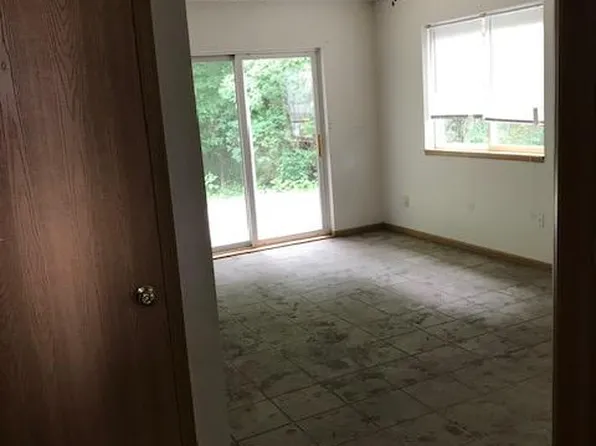 1821 7th St E, Menomonie, WI 54751