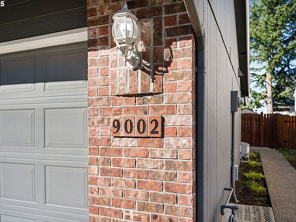 2nd image of 9002 NE Benton Dr