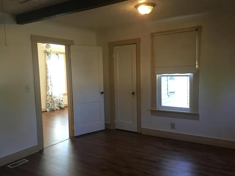 1130 Ellinor Ave — Photo 9