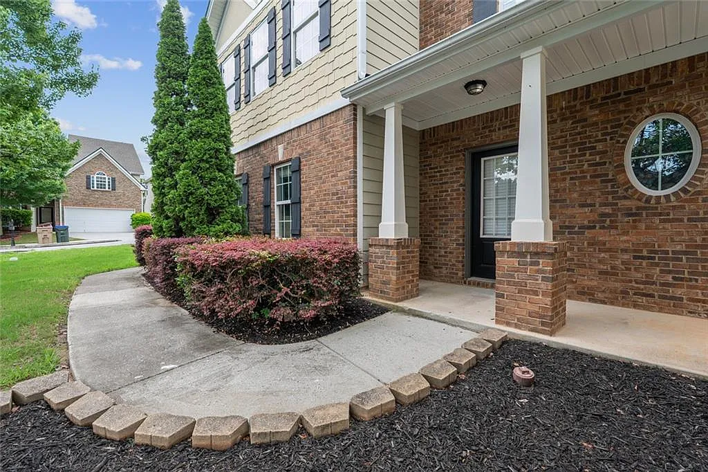 5 bed, 3.5 bath, 2931 sqft, $2,800 — Photo 1
