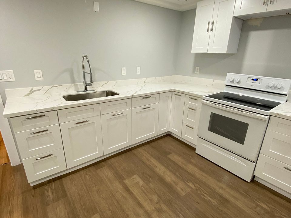 1st image of 1123 E 52nd St