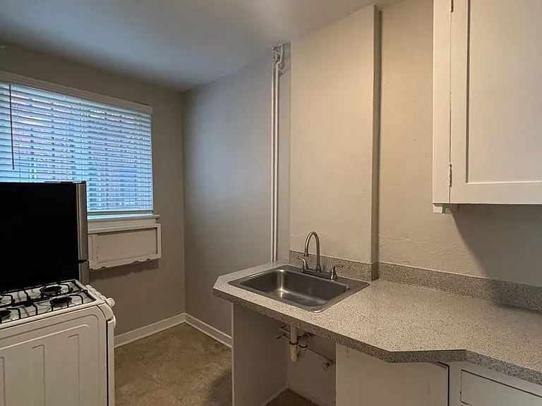 Charlesgate Apartments - Vintage Studios — Photo 90
