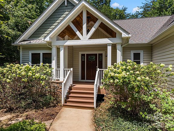 3rd image of 240 Persimmon Hill Dr