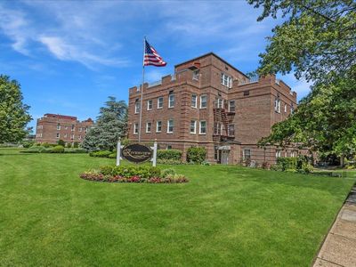 104 S Village Avenue S #1F, Rockville Centre, NY, 11570