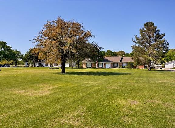 3rd image of 502 E Palm Valley Blvd