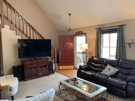 5th image of 412 Cambridge Dr