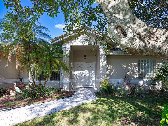 3rd image of 10909 Paso Fino Drive