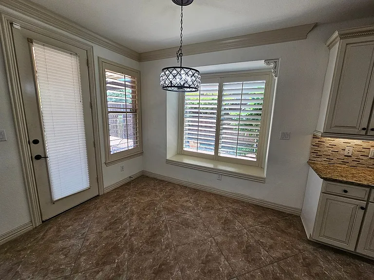 12340 Payne St — Photo 6