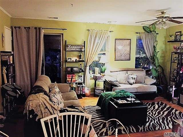 1st image of 18 Artist Lake Dr